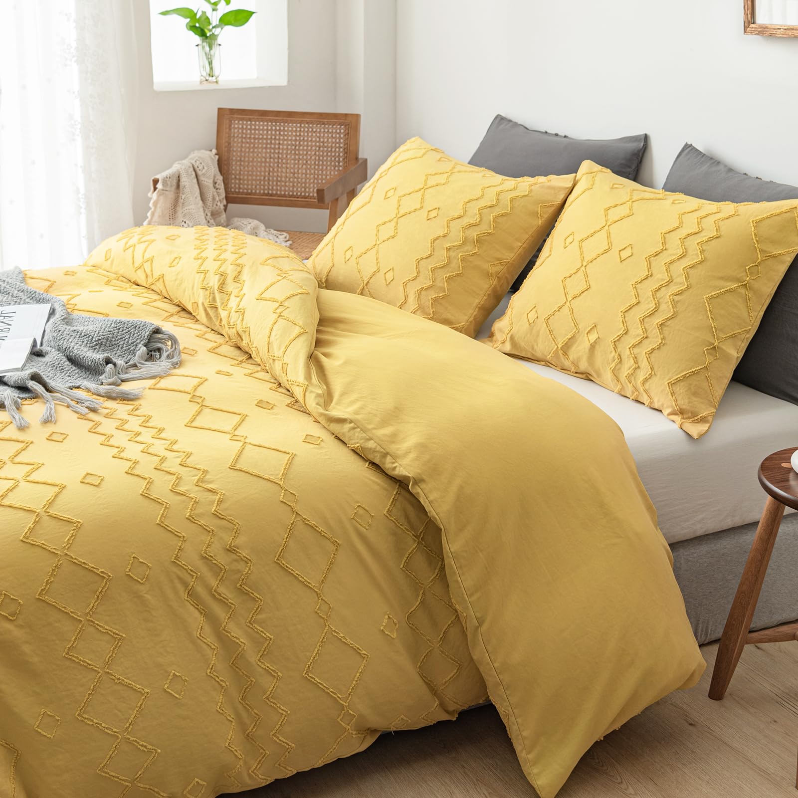 WARMDERN Boho Duvet Cover Set 3 Piece Yellow Queen Duvet Cover Set Washed Microfiber Tufted Bedding Set with Zipper Closure Wavy Stripes Duvet Cover and 2 Pillowcases(Queen,Yellow)