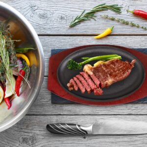 Yardwe Cast Iron Steak Pan, Round Sizzling Plate Fajita Skillet Steak Plate with Wooden Base for Kitchen Restaurant