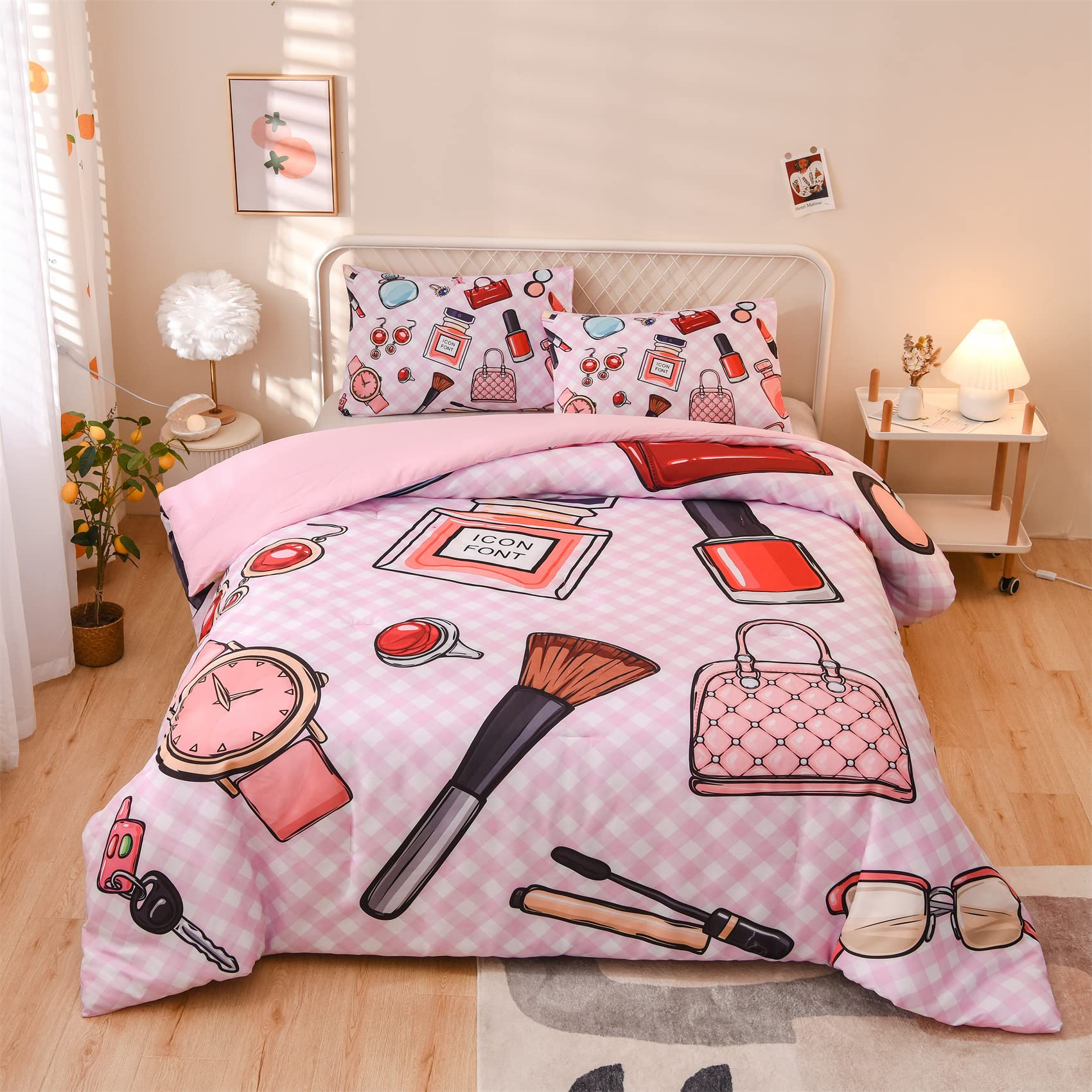 Aimuan Fashion Girl Comforter Sets Cosmetic Perfume Bag Lipstick Diva Pink Quilt Set Nail Polish Pattern Decorative Quilted 3 Pcs Makeup Bedding Set with 2 Pillowcases (Pink, Twin)