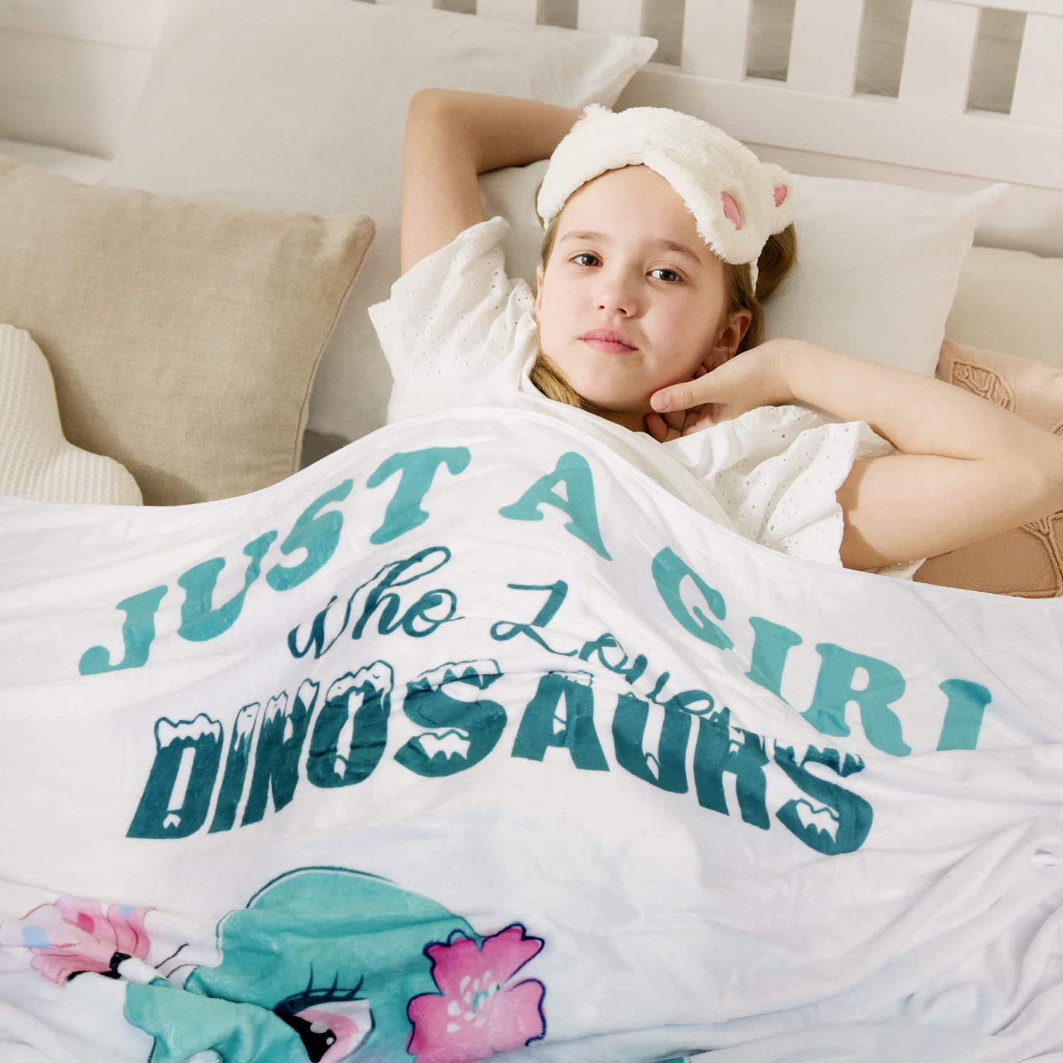 Dinosaur Blanket for Girls Dinosaur Gifts for Girls - Just A Girl Who Loves Dinosaurs - Soft Cozy Flannel Throw Sofa Bed Lightweight Plush Kids Blankes 40x50 Inches