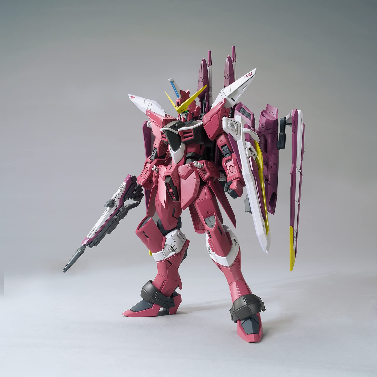 Justice Gundam Mobile Suit Gundam MG 1/100 Model Kit