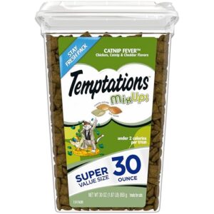 temptations mixups catnip fever flavor crunchy and soft cat treats, 30 oz. tub