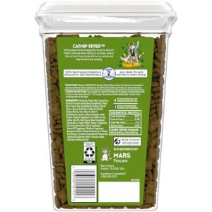 Temptations MixUps Catnip Fever Flavor Crunchy and Soft Cat Treats, 30 oz. Tub