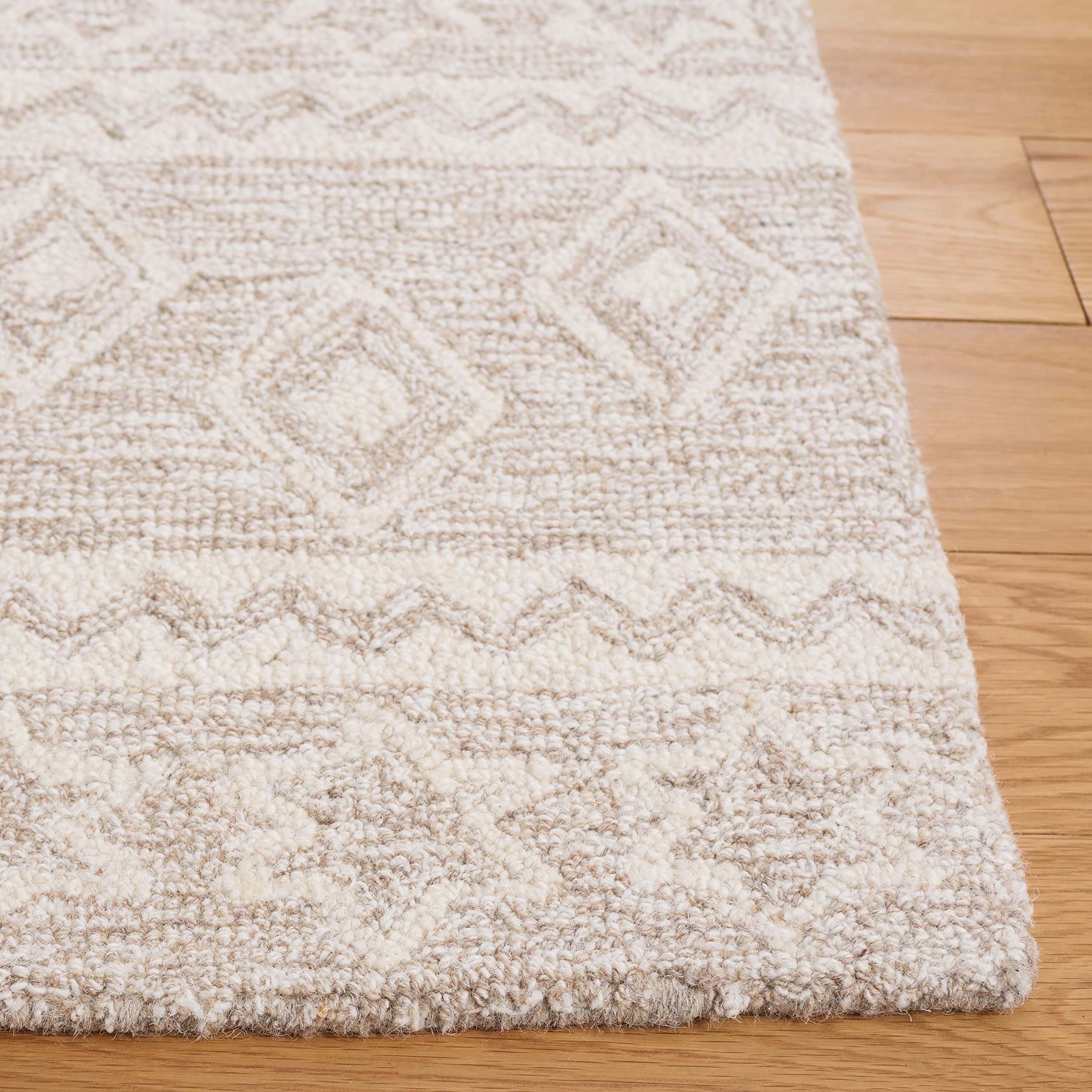 SAFAVIEH Micro-Loop Collection Accent Rug - 2'3" x 5', Beige & Ivory, Handmade Moroccan Boho Tribal Wool, Ideal for High Traffic Areas in Entryway, Living Room, Bedroom (MLP501B)