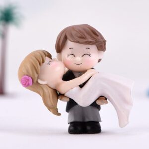 NUOBESTY Cake Ornament Wedding, Groom and Bride Couple Figures Resin Decoration for Wedding Engagement Bridal Shower Ornament 2pcs Wedding Decor