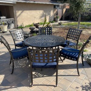 PURPLE LEAF Outdoor Dining Set Cast Aluminum 7-Piece Patio Furniture Set with 6 Dining Armchairs and 47" Round Table, 6 Cushions Included, for Lawn Yard Garden, Lattice Navy Blue Patio Dining Set