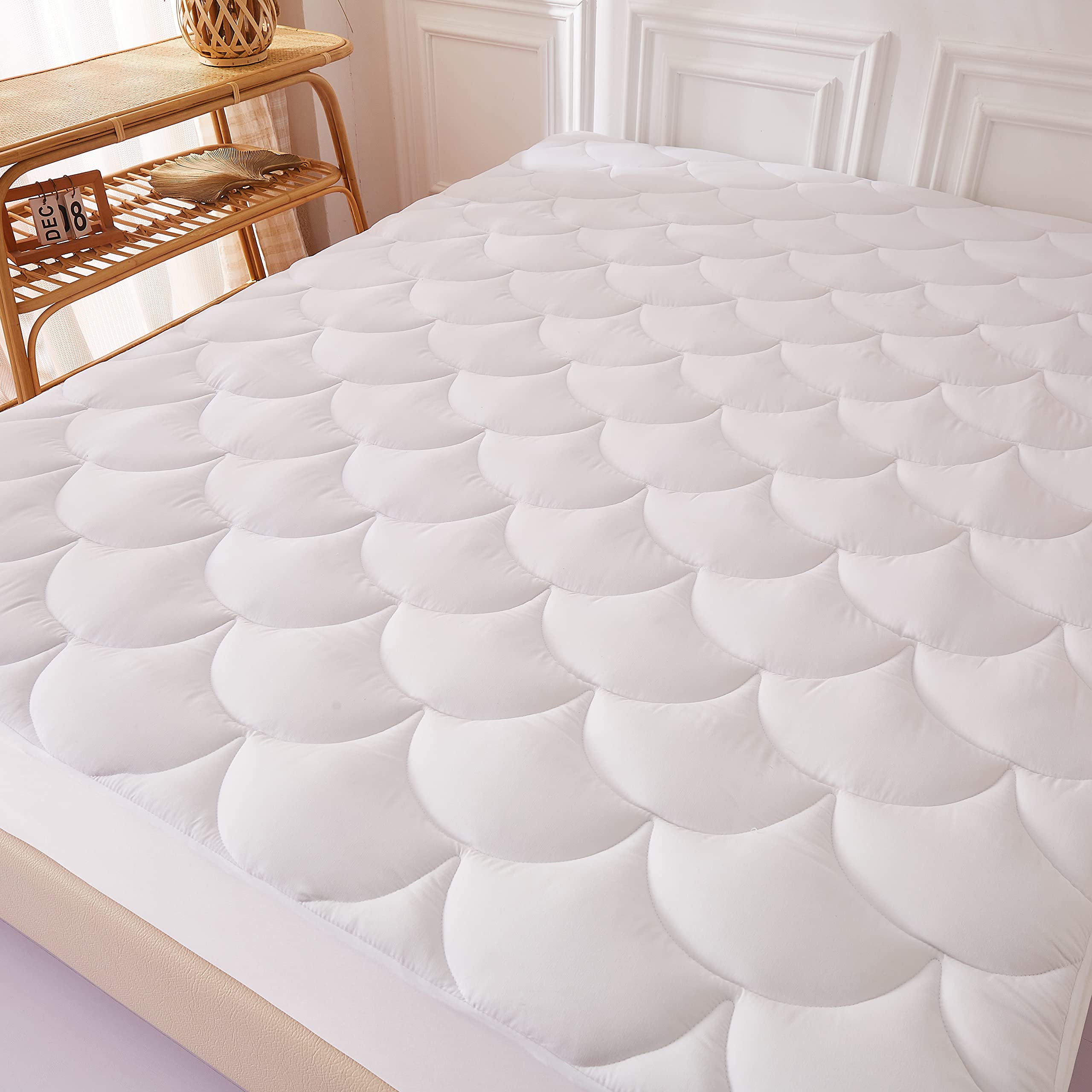 Premium Mattress Pad Cover Fitted with 18" Deep Pockets - Quality Luxury Material Quilted Mattress Topper Bed Protection - Twin, TwinXL, Full, Queen, King, Cal-King (Stretches to 18 Inches) (Queen)