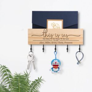 Personalized Key Holder for Wall Engraved Your Family Name, Customize Wooden Key Rack for Wall with Storage Basket and 5 Key Hooks, Multifunction Key Hanger for The Home Entryway, Kitchen, Bathroom