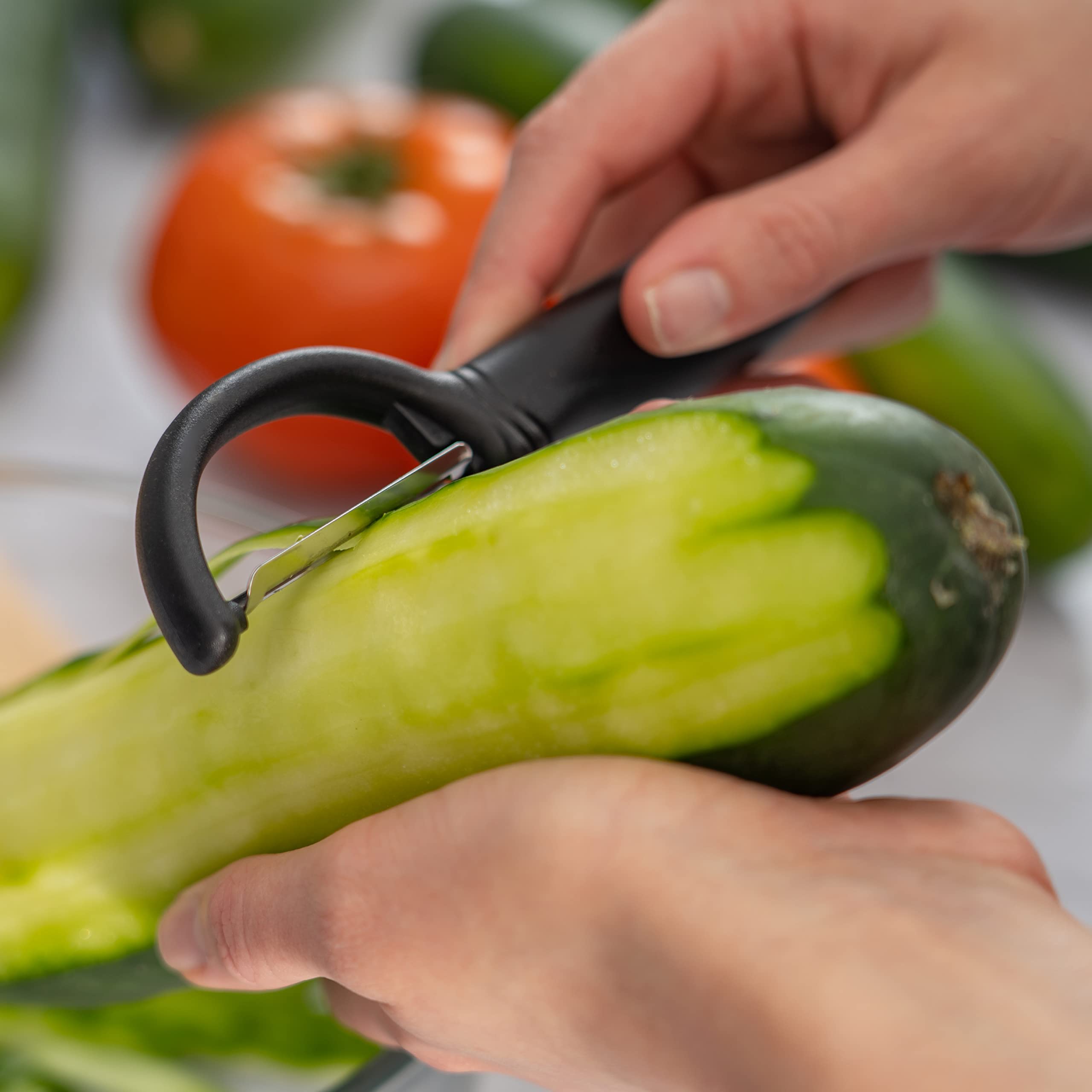 Slitzer Germany Cutting Board And Knife Set - German Stainless Steel 3.5 Inch Paring Knife, 4.5 Inch Utility Knife, Vegetable Peeler, 8x6 Inch Wooden Chopping Board