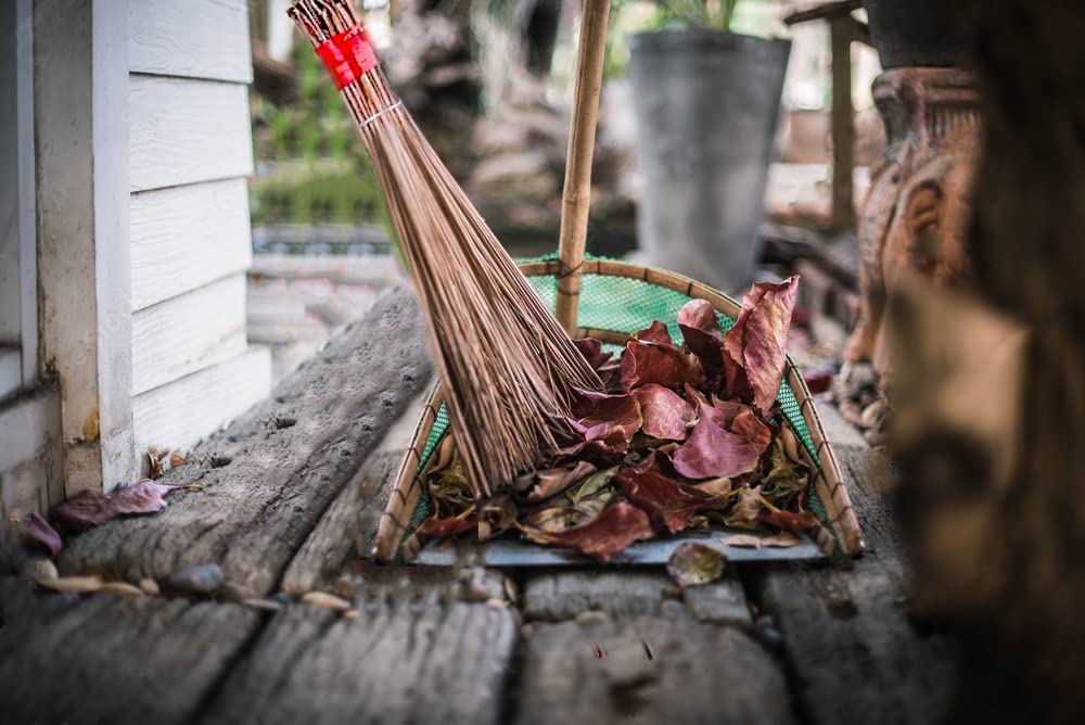 1 Piece of 32 inch Multi-Surface Sturdy Outdoor Authentic Coconut Leaf Broom Asian Heavy Duty Broom Thai Natural Coconut Leaf Broom (Country Rustic)