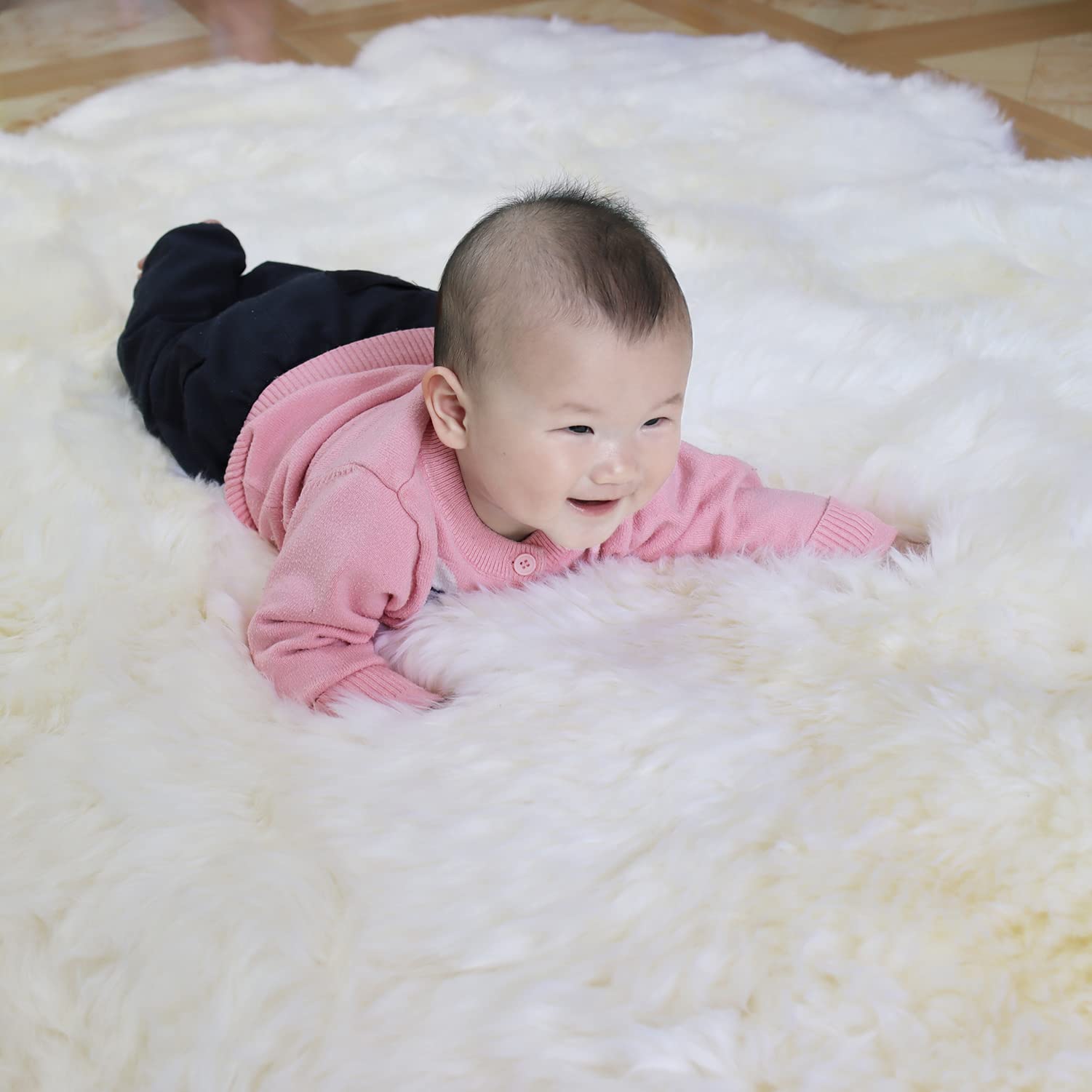 Champlus Sheepskin Rug Genuine Australian Sheepskin Area Rug 5x7 ft, Real Fur Rug for Bedroom, Living Room, Nursery, Soft Fluffy Rug for Kids and Adults Thick Silky Sheepskin Throw, 6 Pelt White