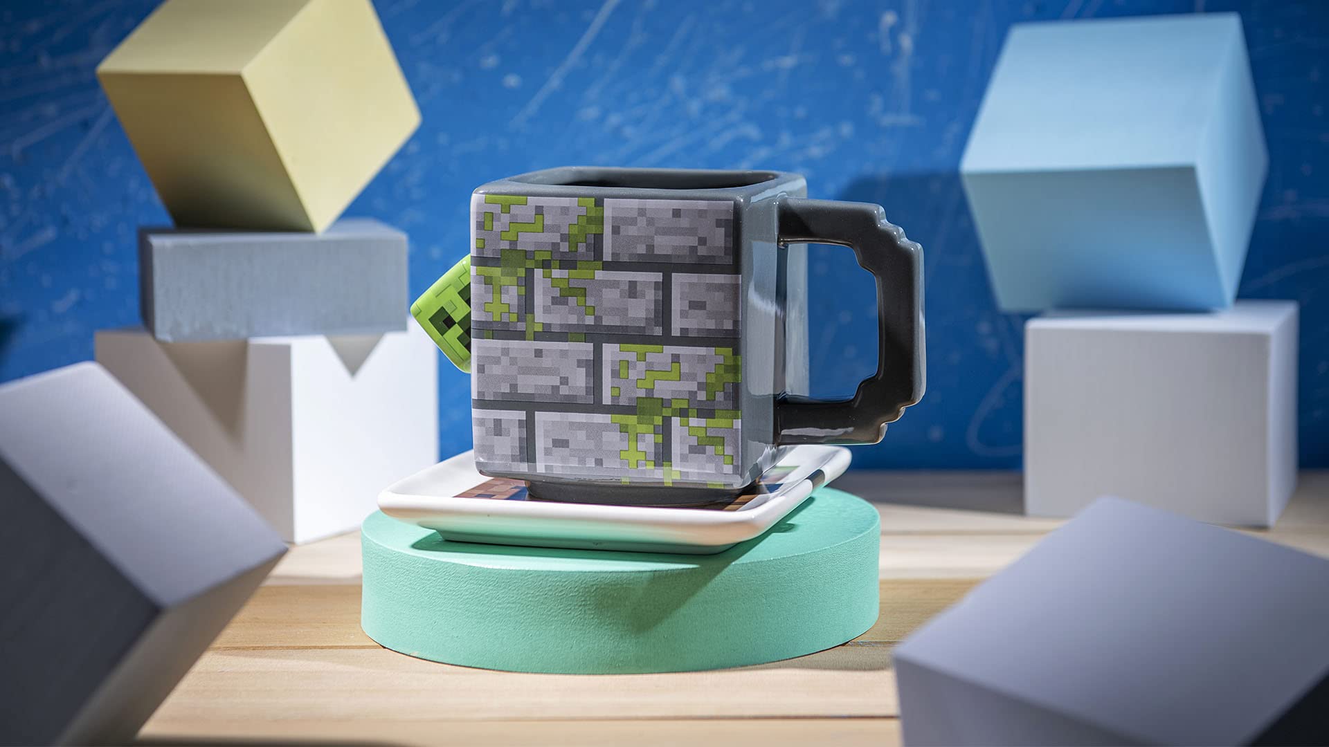 Zak Designs Minecraft Ceramic Sculpted Mug and Plate Set for Coffee, Tea, Breakfast or Dessert, 3D Character Collectible Keepsake (2-Piece, Non BPA, Creeper)