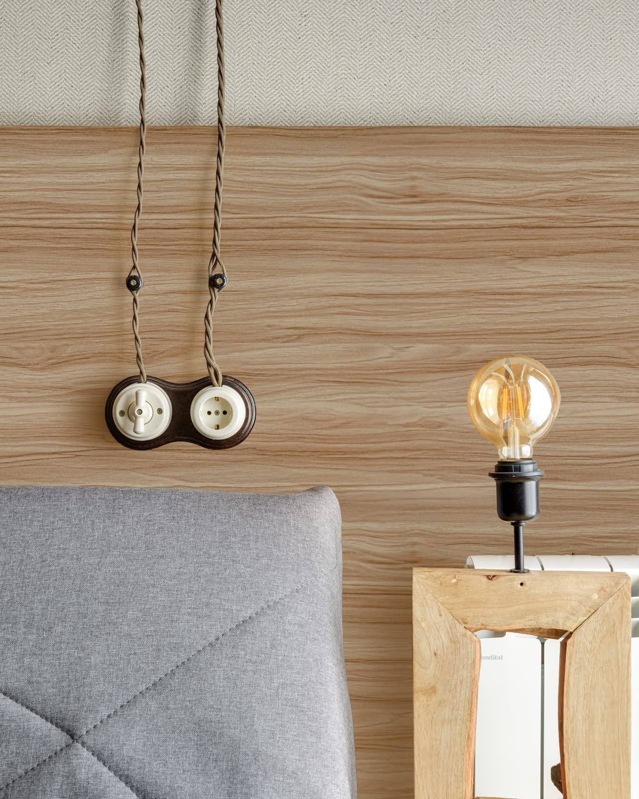 Wood Contact Paper Wood Wallpaper Peel and Stick Wallpaper Light Wood Grain Contact Paper for Cabinets Wood Look Contact Paper Self Adhesive Removable Wallpaper Waterproof Vinyl Wallpaper 15.7“×118“