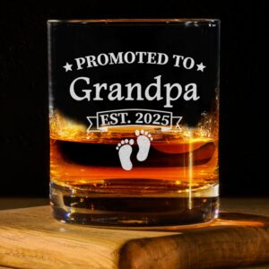 CARVELITA Promoted To Grandpa Est 2025 Whiskey Glass - 11oz Old Fashioned Bourbon Rocks Glass - First Time Grandparents Gifts - Grandparent Announcement - New Grandparent Gifts First Time, Papa To Be