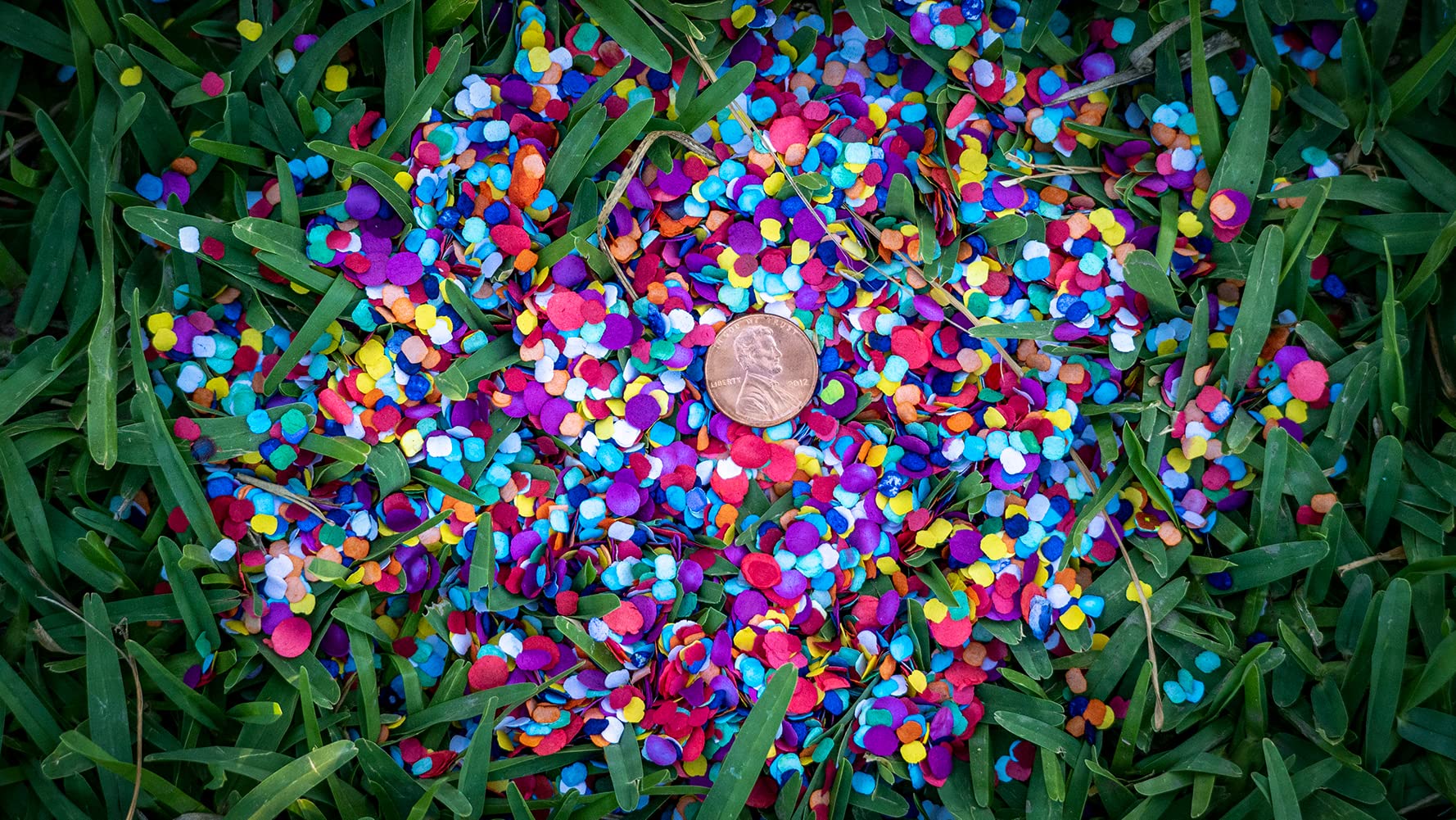 Fiesta Confetti.Value Mexican Colorful paper Confetti. Medium Bag .44lb/200gr.