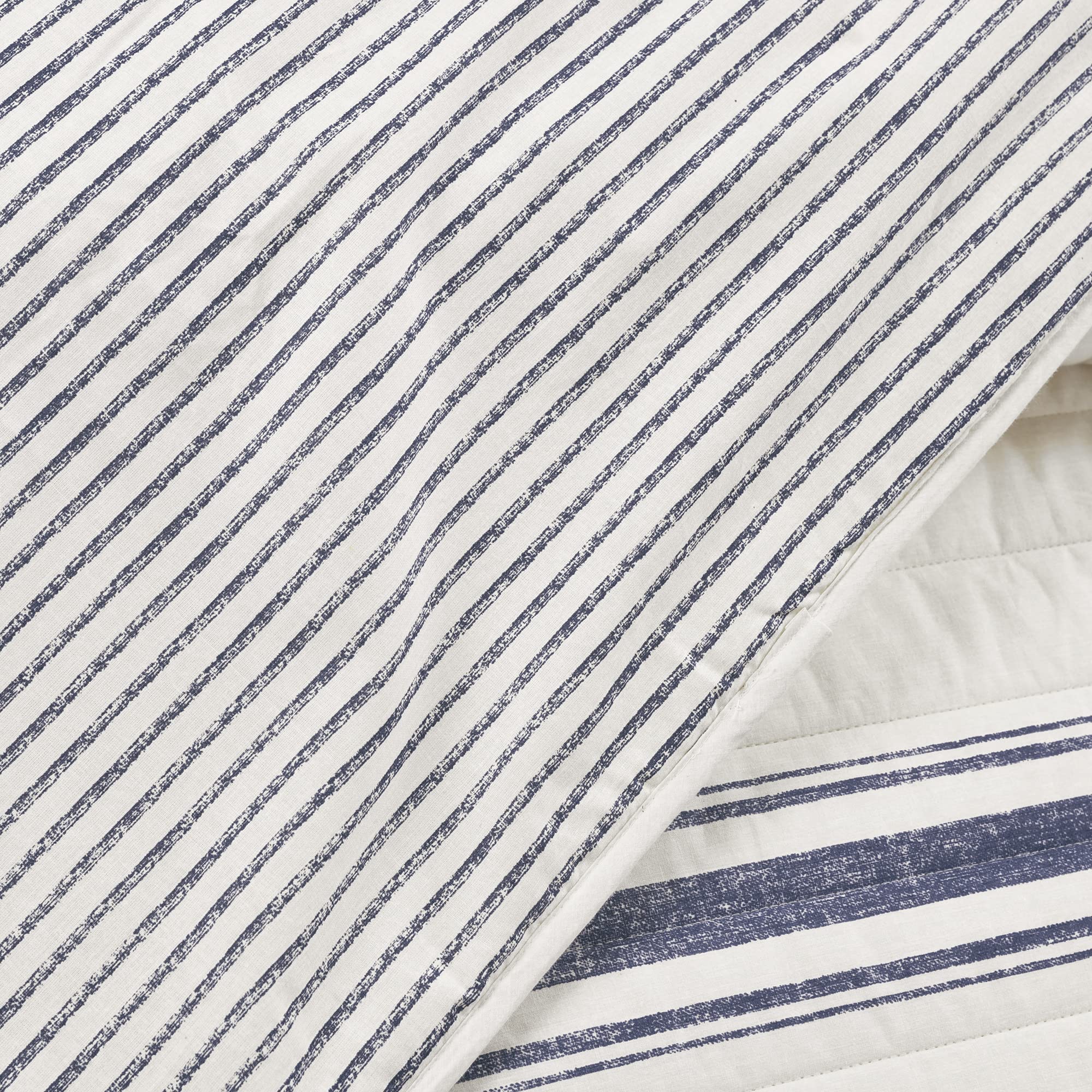 Lush Decor Farmhouse Stripe Reversible Quilt Set, 2 Piece Set, Twin XL, Navy - Twin Bedding Set - Dorm Decor - Striped Quilt For Kids Or Teens - Modern Farmhouse Bedroom Decor