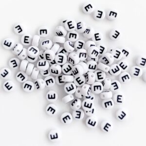 Bxwoum 100PCS Letter Beads 4X7mm Acrylic Alphabet Beads for Jewelry Making White Round Vowel Letter E Beads for Bracelets Making Necklaces DIY