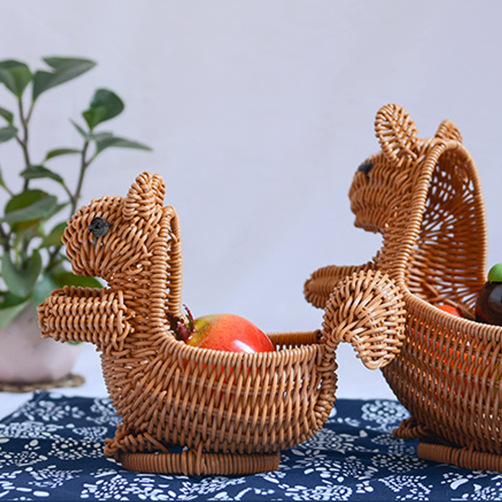 Mokylor Rattan Woven Fruit Basket, 26 x 22 x 14 cm Squirrel Shape Woven Wicker Baskets, Creative Weaving Storage Container Vegetable Basket Tray for Laundry, Picnic and Decoration (L)