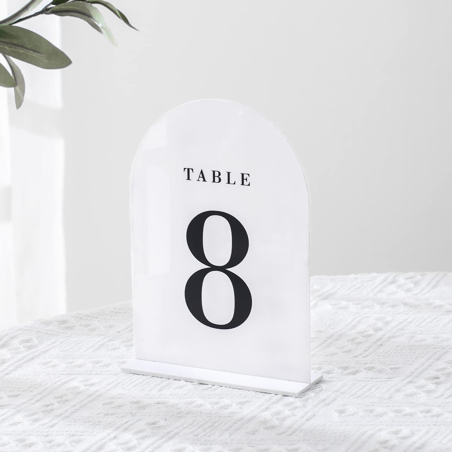 UNIQOOO White Arch Wedding Table Numbers with Stands 1-30, 5x7" Acrylic Signs and Holders, Perfect for Centerpiece, Reception, Decoration, Party, Anniversary, Event