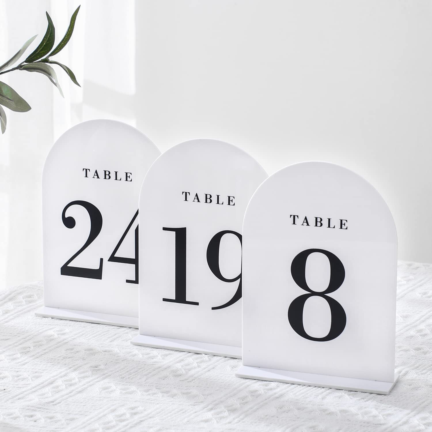 UNIQOOO White Arch Wedding Table Numbers with Stands 1-30, 5x7" Acrylic Signs and Holders, Perfect for Centerpiece, Reception, Decoration, Party, Anniversary, Event