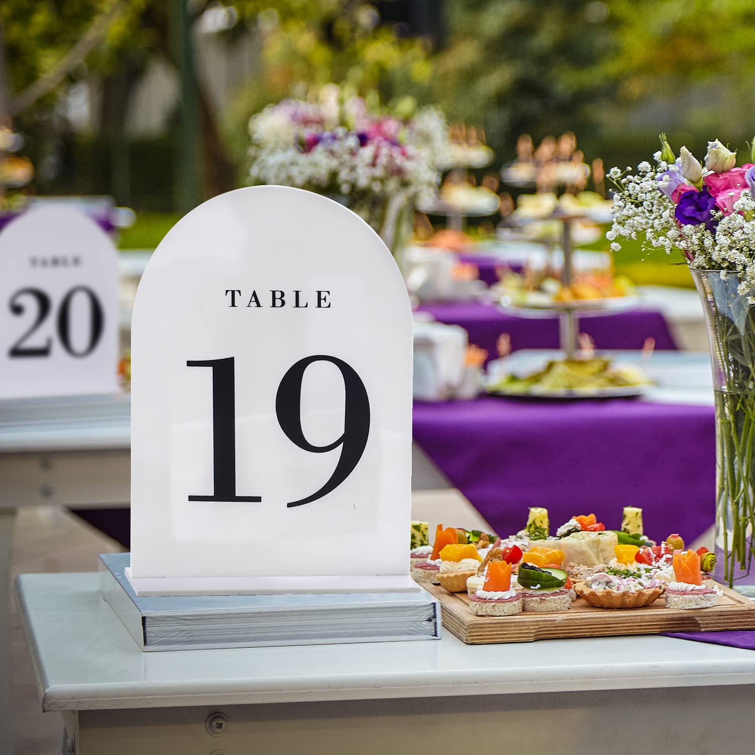 UNIQOOO White Arch Wedding Table Numbers with Stands 1-30, 5x7" Acrylic Signs and Holders, Perfect for Centerpiece, Reception, Decoration, Party, Anniversary, Event