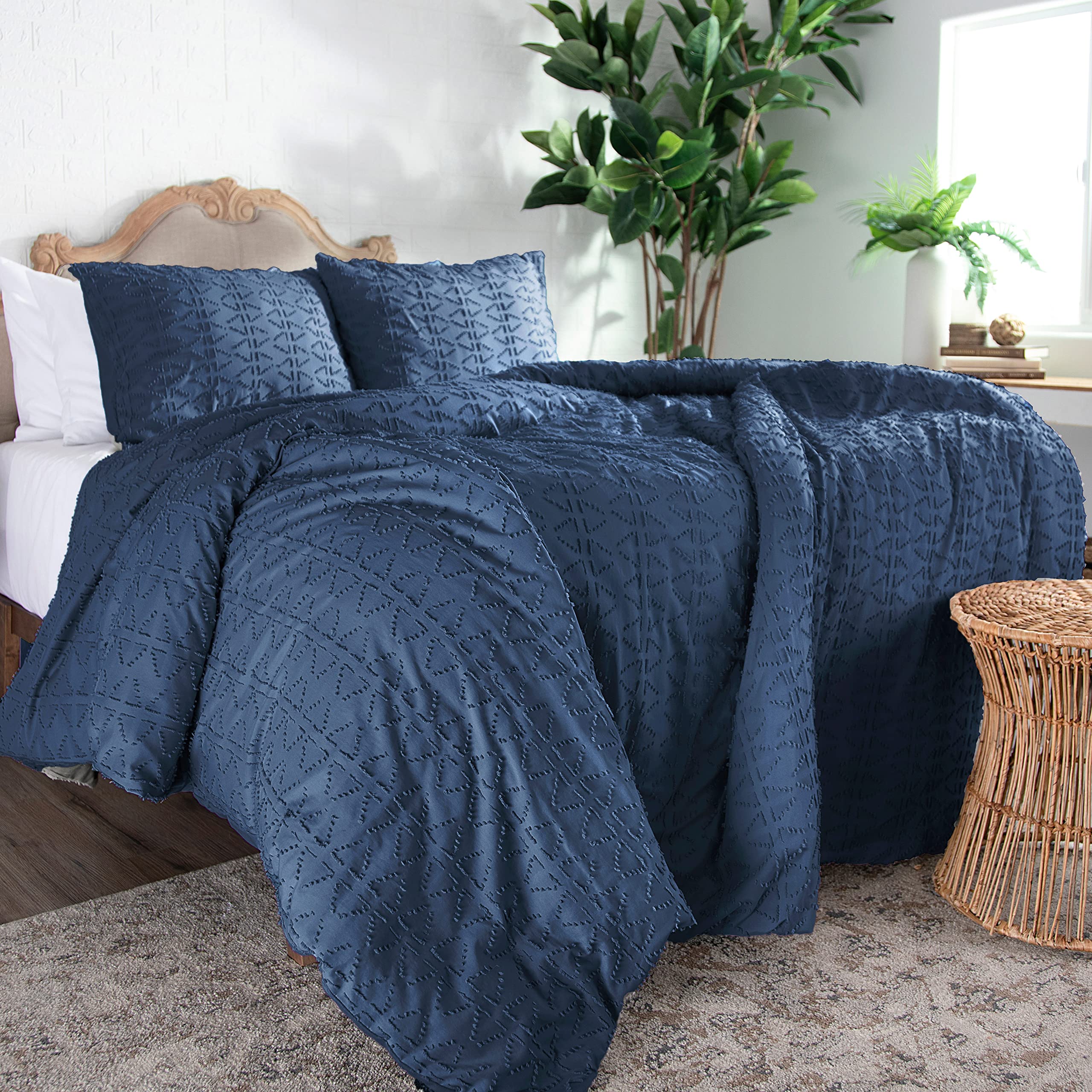 Southshore Fine Living, Inc. Oversized Clipped Jacquard Tufted Full/Queen Boho Duvet Cover with Zipper and Corner Ties, Easy Care 3-Piece Queen Duvet Cover Set with Two Matching Shams, Bali Navy Blue