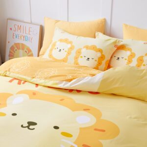 SAPHREAS Lion Kids Duvet Cover Set Twin Size 4pcs with Fitted Sheet Yellow Cute Animal Cartoon Pattern Comforter Cover Set 100% Cotton Quilt Cover 1pc Fitted Sheet 1pc Pillow Shams 2pcs(No Comforter)