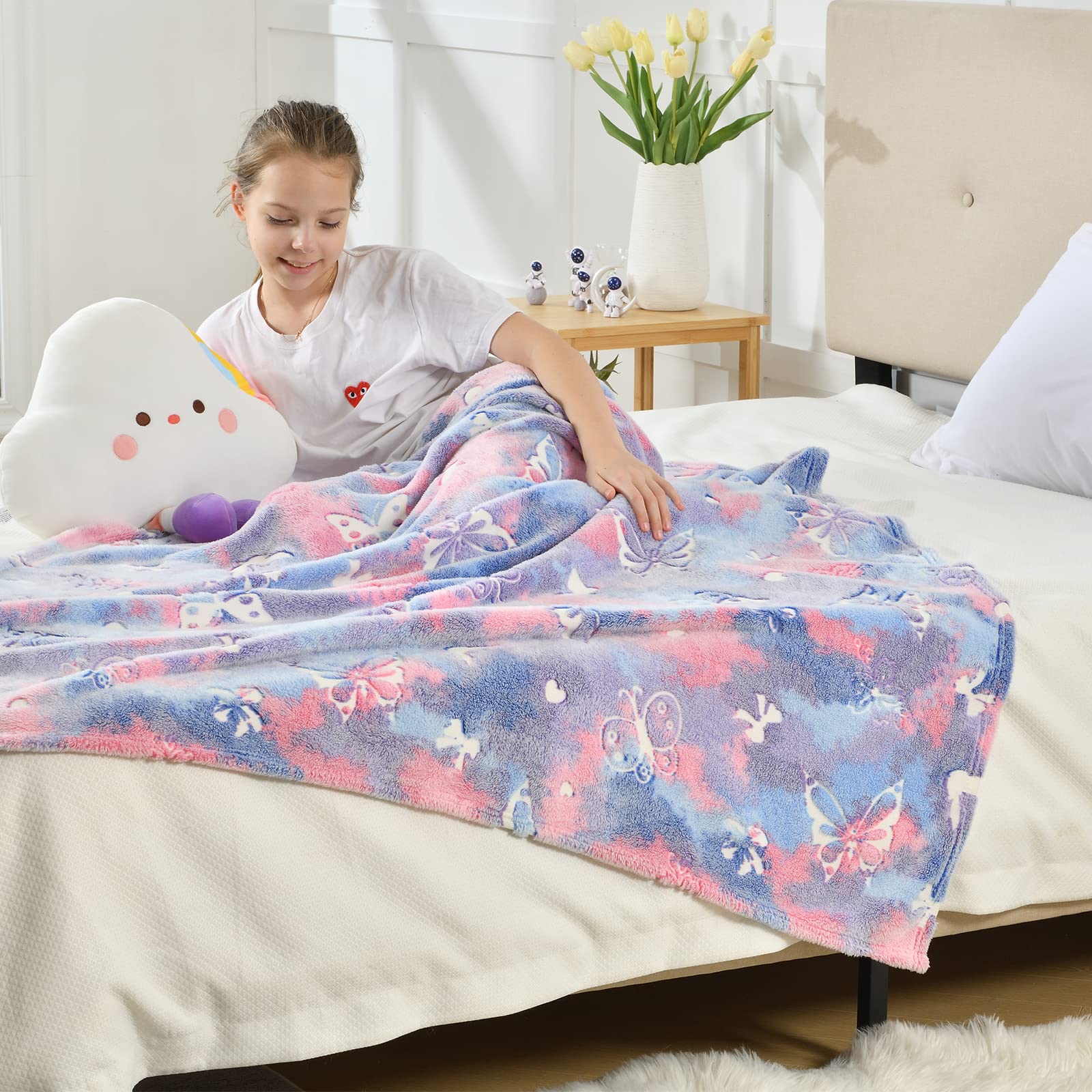 Yaning Glow in The Dark Butterfly Blanket, Soft Cozy Cute Fluffy Luminous Blanket for Kids Girls Teens Gift, Purple, 50x60 inches