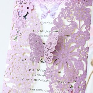 Hosmsua 5.1x7.3'' 50PCS Purple Glitter Quinceanera Invitation Kit Laser Cut Flora Butterfly Invitation Cards Pocket with Envelopes for Bridal Shower Sweet 16 Wedding Invitation (Purple Glitter)