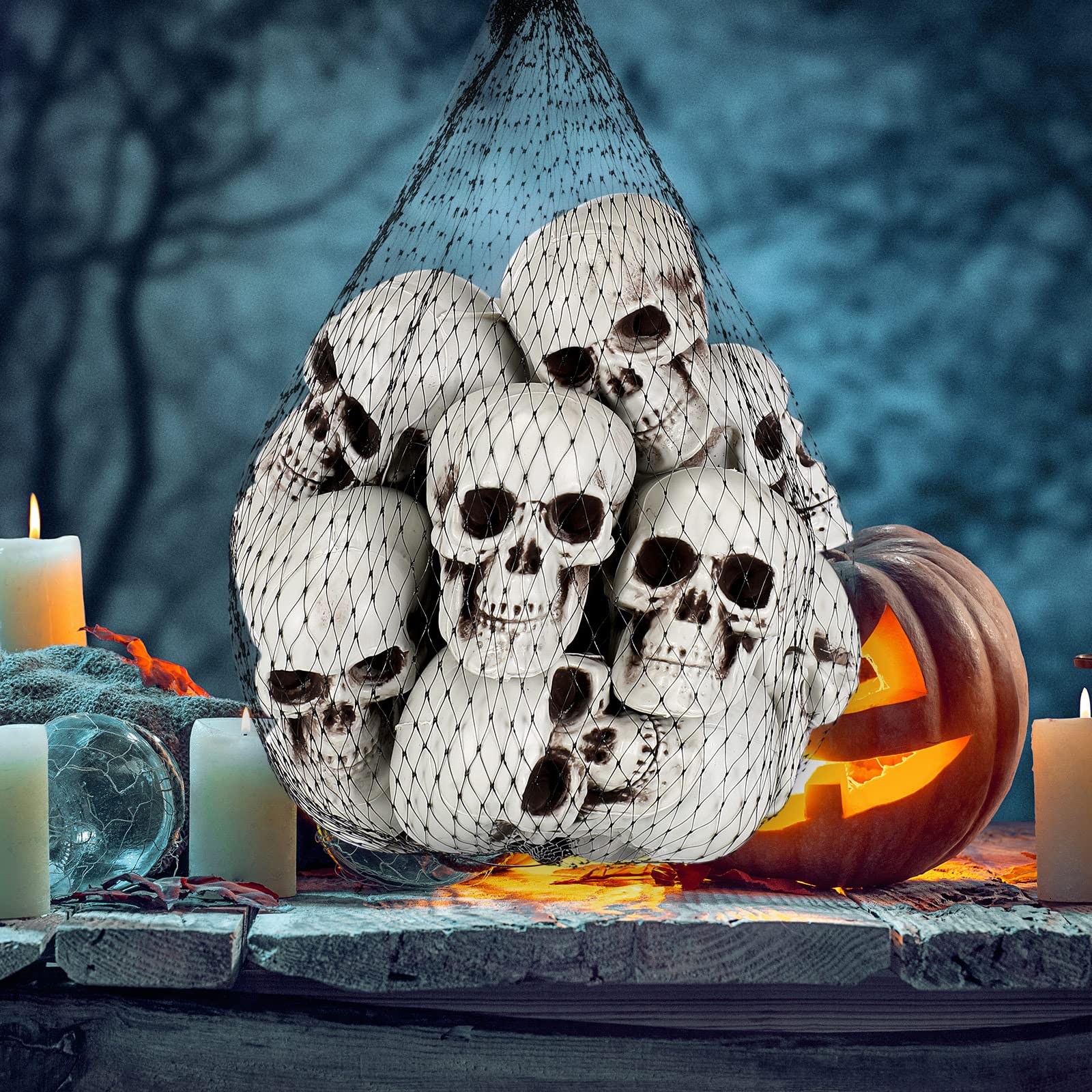 Charniol 20 Pieces Mini Halloween Skulls Heads Plastic Miniature Skulls Skeleton Heads Decorations in Mesh Bag Realistic Skulls Props Crafts for Halloween Party Bar Home Table Decor