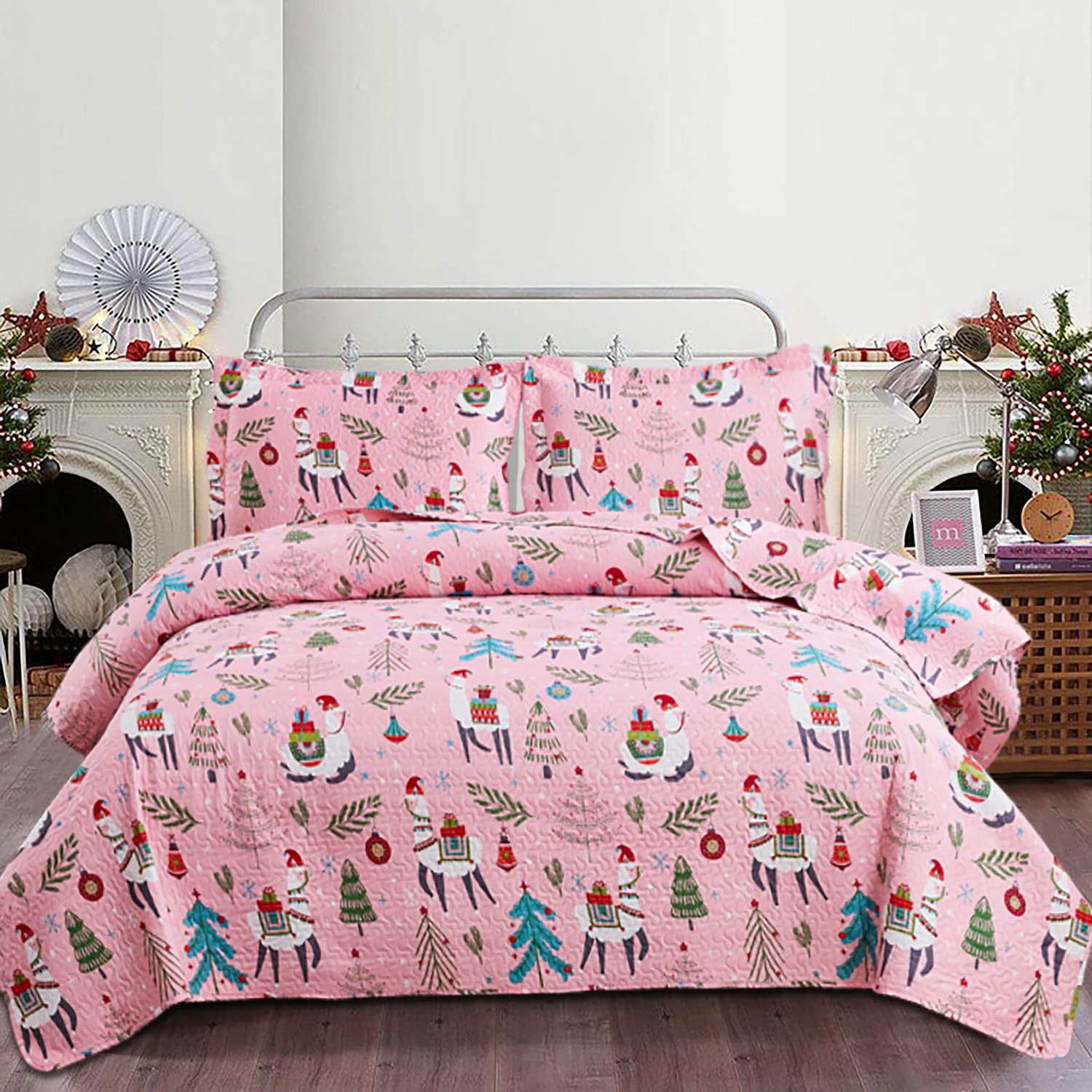 CHESITY Christmas Bedding Quilt Set Queen Size 3-Piece Kids Bedspread Xmas Bedding Set with Alpaca Pattern Lightweight Coverlet Cover for All Season (Pink, 1 Quilt + 2 Pillowcases)