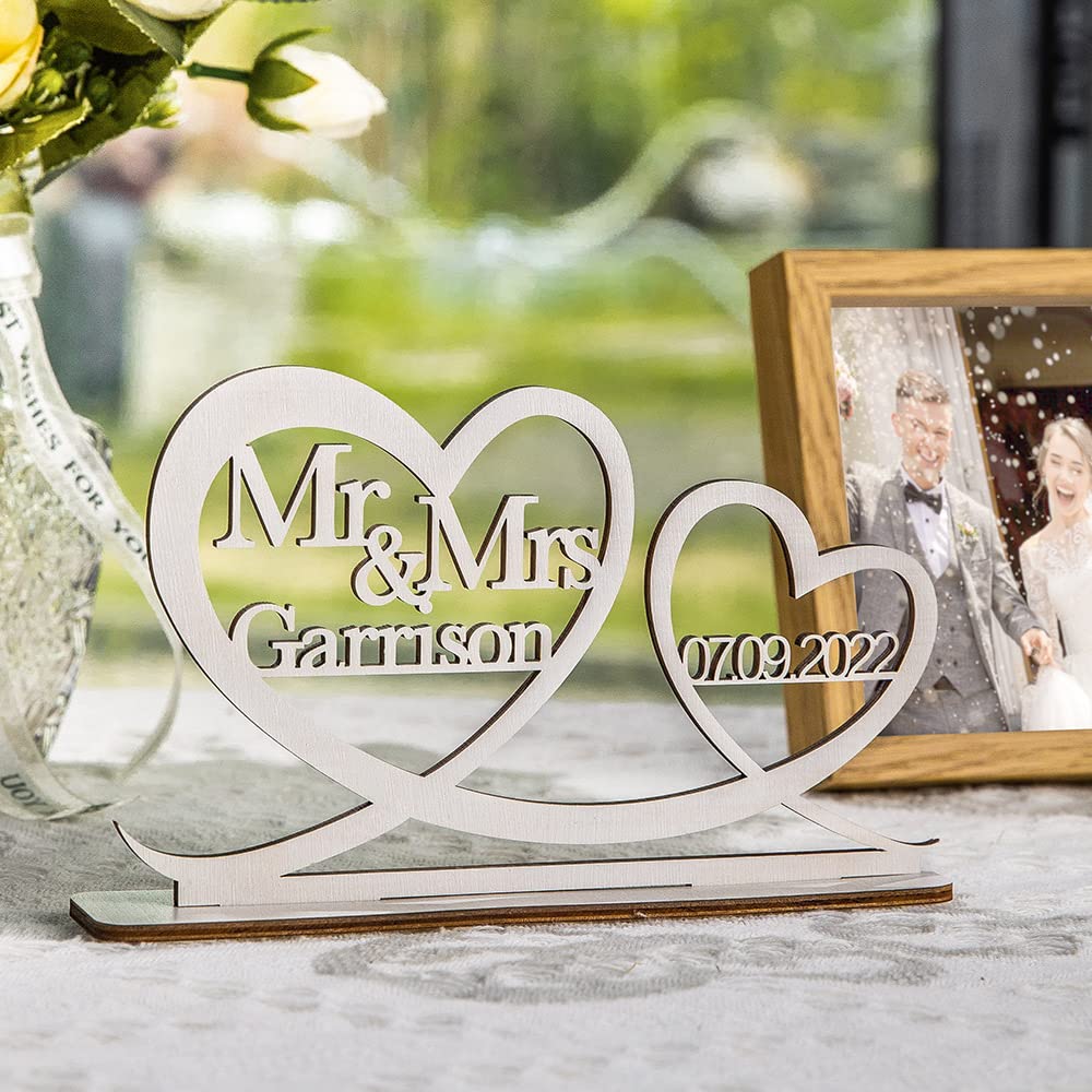 Custom Mr And Mrs Family Name Sign Personalized Sweetheart Wedding Table Decor Last Name Sign for Wedding Anniversary Wedding Keepsakes | Table Centerpiece Wedding Sign Wedding Gift for Bride Groom