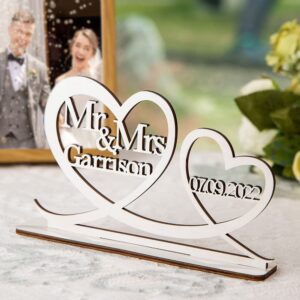 Custom Mr And Mrs Family Name Sign Personalized Sweetheart Wedding Table Decor Last Name Sign for Wedding Anniversary Wedding Keepsakes | Table Centerpiece Wedding Sign Wedding Gift for Bride Groom