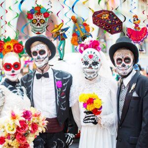 30 pcs Day of The Dead Foil Swirls Decorations Halloween Sugar Skull Flowers Ceiling Hanging Swirls Dia de los Muertos Party Favors Supplies for Halloween Birthday Skull Mexican Party (Novel Style)