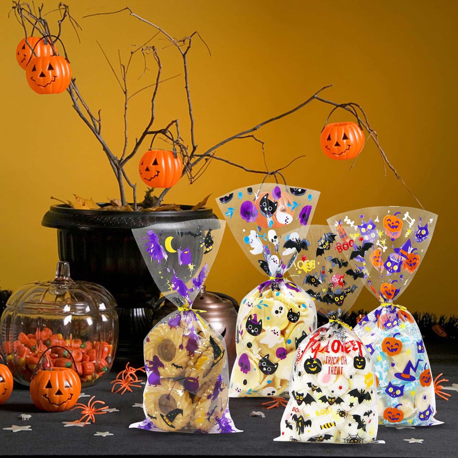 120PCS Halloween Treat Bags Halloween Cellophane Treat Bags with Twist Ties for Halloween Party Favor Supplies