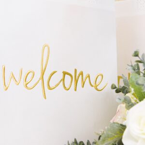 Crisky Reuseable White Gold Welcome Bags for Wedding Birthday Party, 25 Counts Medium Size Eco-Friendly Non-Woven Guest Gift Bags, 11x4x9 Inches