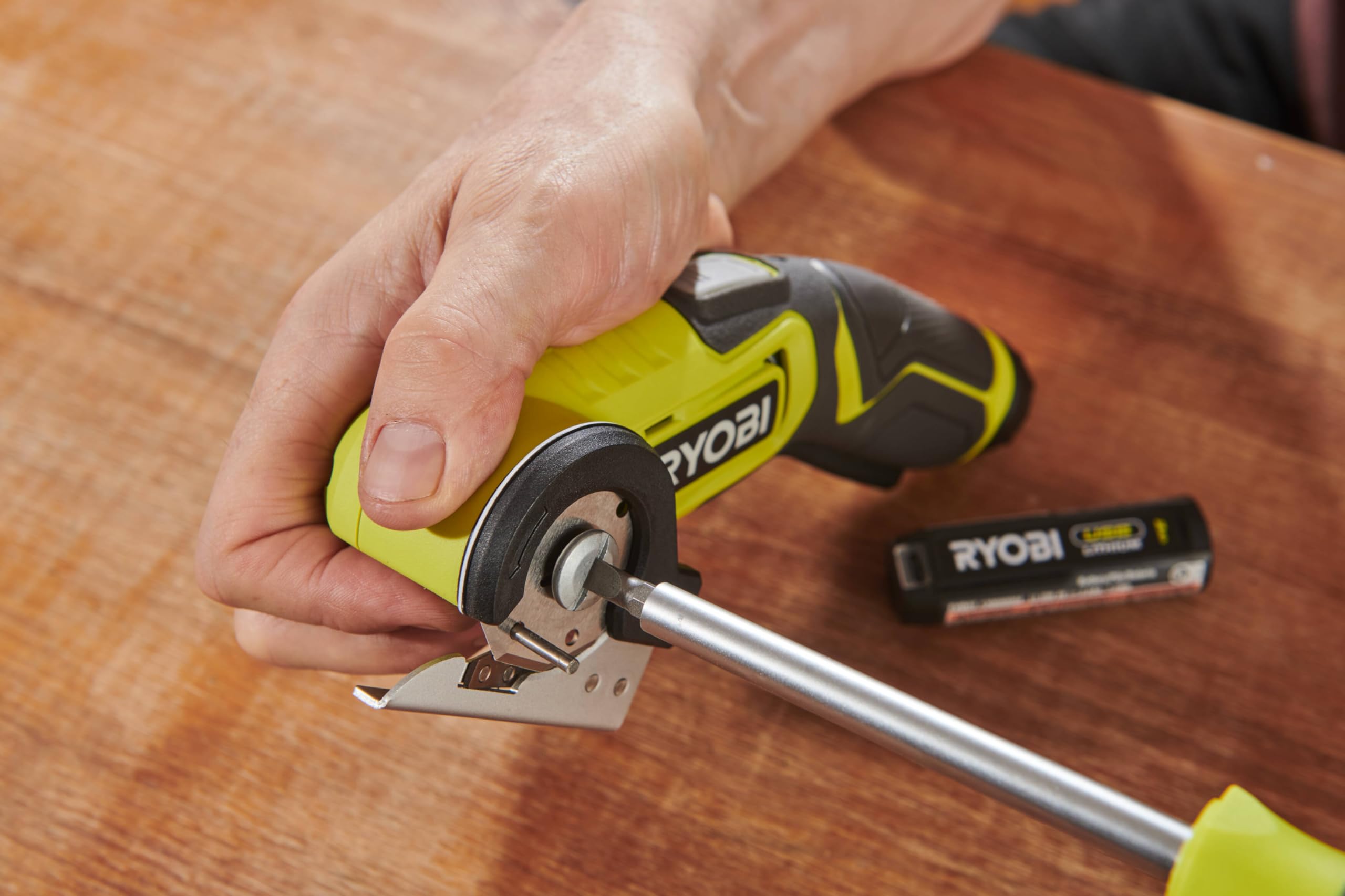 RYOBI RCT4-120G 4V Cordless Cutting Tool (1 x 2.0Ah), Hyper Green