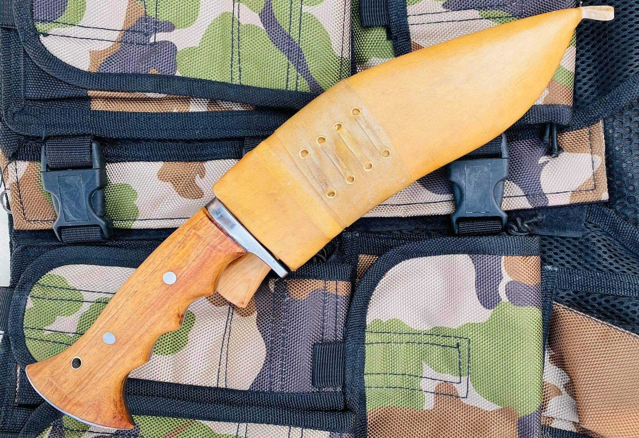 Authentic Kukri - 8" Iraqi Operation Issue Blade - Traditional Hand Forged Full Tang - EGKH Factory Outlet in Nepal - Ready to use Outdoor Knives - Balance water tempered - High Carbon Steel