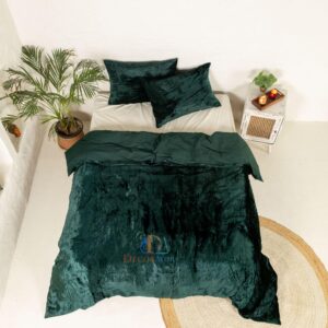 DecorAvenue Ultra-Luxe Crushed Velvet Duvet Cover, Boho Bedding UO Comforter Bedding Donna Cover, 3 Pc Duvet Set, Velvet Bedding Set (Emerald Green, King 90'' x 104'') (DuvetSet1607)