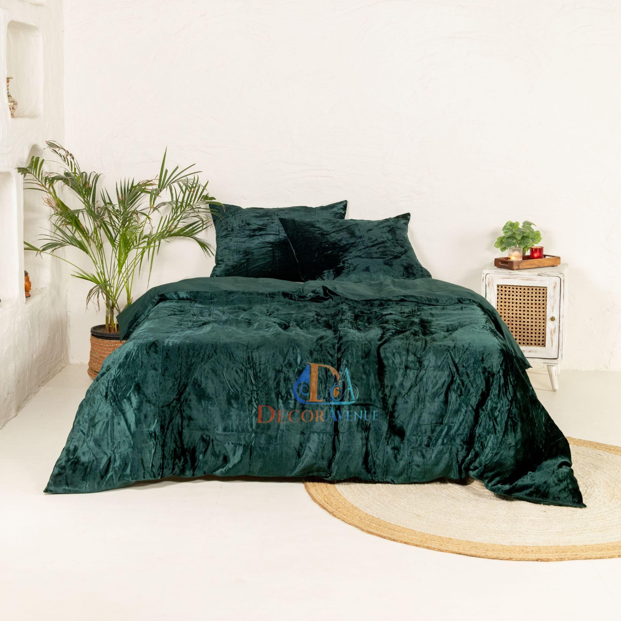 DecorAvenue Ultra-Luxe Crushed Velvet Duvet Cover, Boho Bedding UO Comforter Bedding Donna Cover, 3 Pc Duvet Set, Velvet Bedding Set (Emerald Green, King 90'' x 104'') (DuvetSet1607)