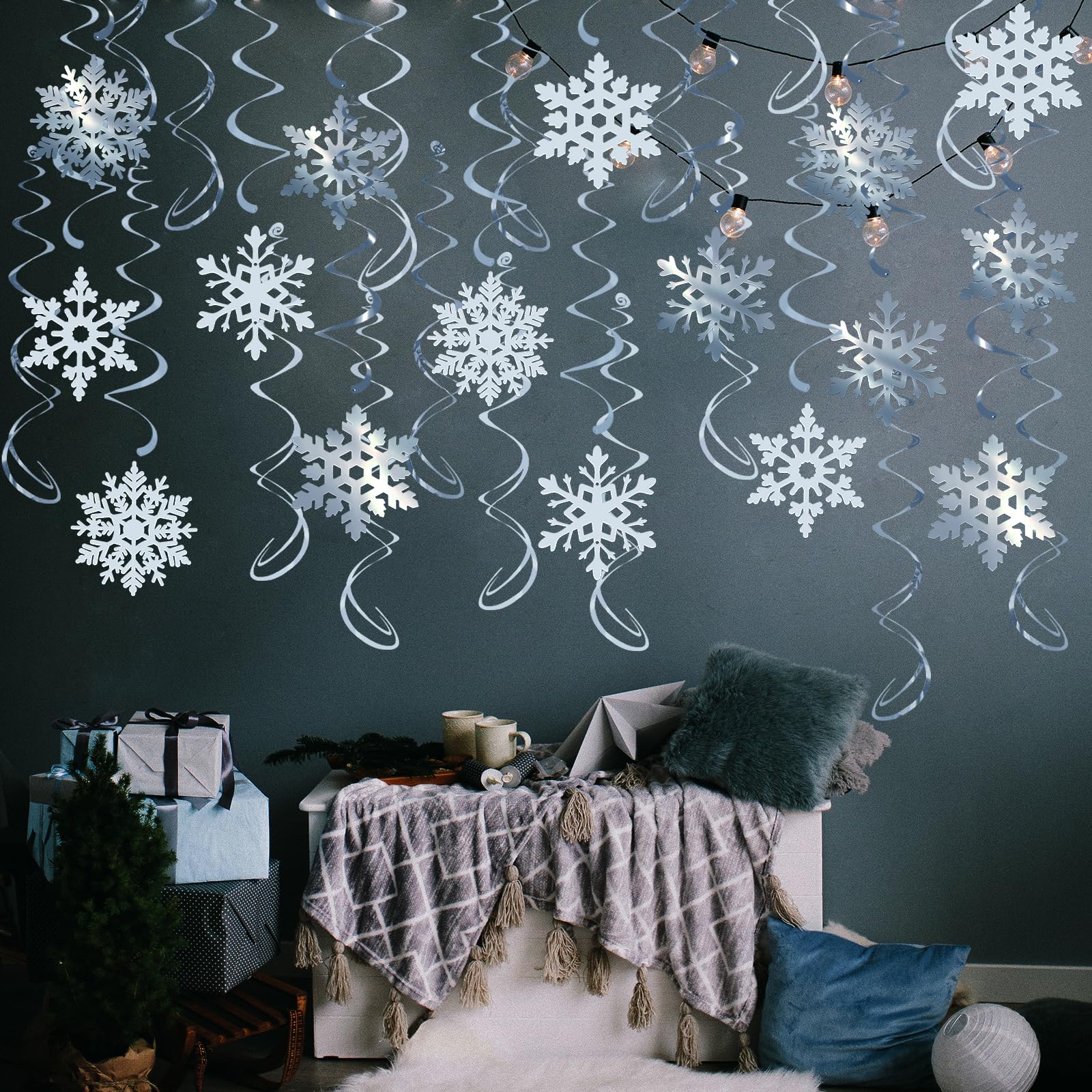 Christmas Winter Wonderland Snowflake Hanging Swirls Party Decoration White Silver Glitter Ceiling Decor Winter Holiday Party Decorative Snowflake Ornaments Garland for New Year Winter Wonderland