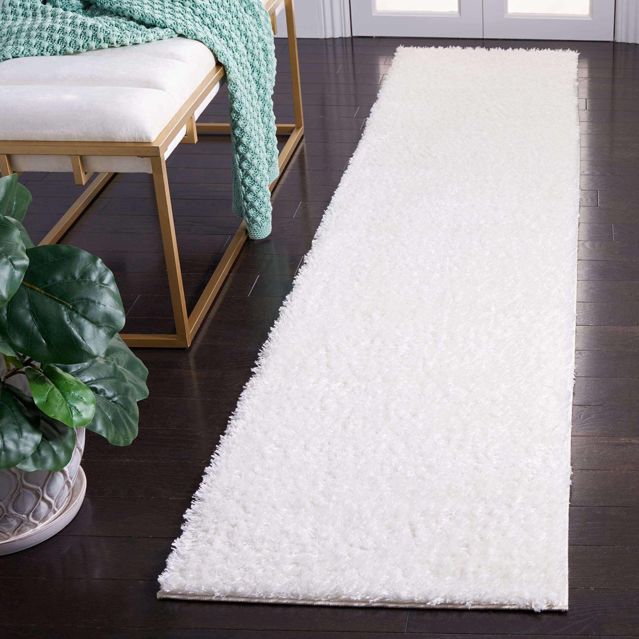 SAFAVIEH Tahoe Shag Collection Runner Rug - 2' x 9', White, Solid Design, Non-Shedding & Easy Care, 1.2-inch Thick Ideal for High Traffic Areas in Living Room, Bedroom (THO670A)