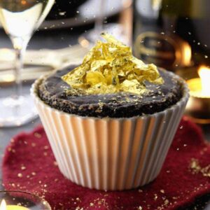 Serlium Edible Gold Leaf, Gold Leaf Cake Decoration Gold Flakes Food Gold Foil Decoration Baking Gold Foil Decor Chocolates Decor Gold Leaf Sheets for Cooking Dessert Decoration Crafts Makeup (2Pcs)