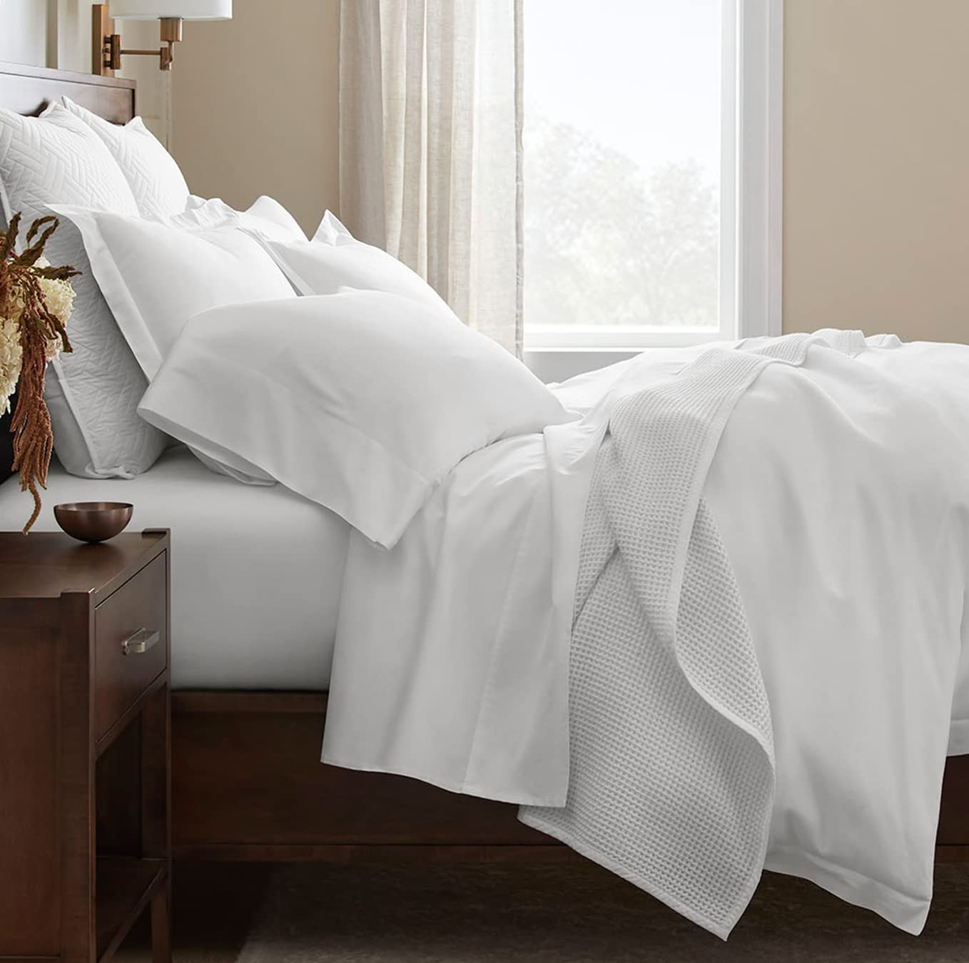 BOLL & BRANCH Signature Hemmed Duvet Set - King/Cal King, White - Luxury 100% Organic Cotton - 1 Duvet Cover, 2 Shams - Buttery Soft, Hidden Closures