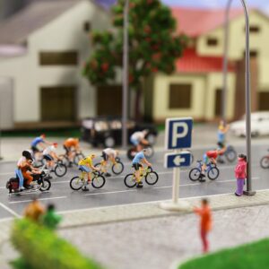 Evemodel P8722 Model Cycling Scene HO Scale 1:87 Cyclist Photographer 15 Poses Bike Motorcycle