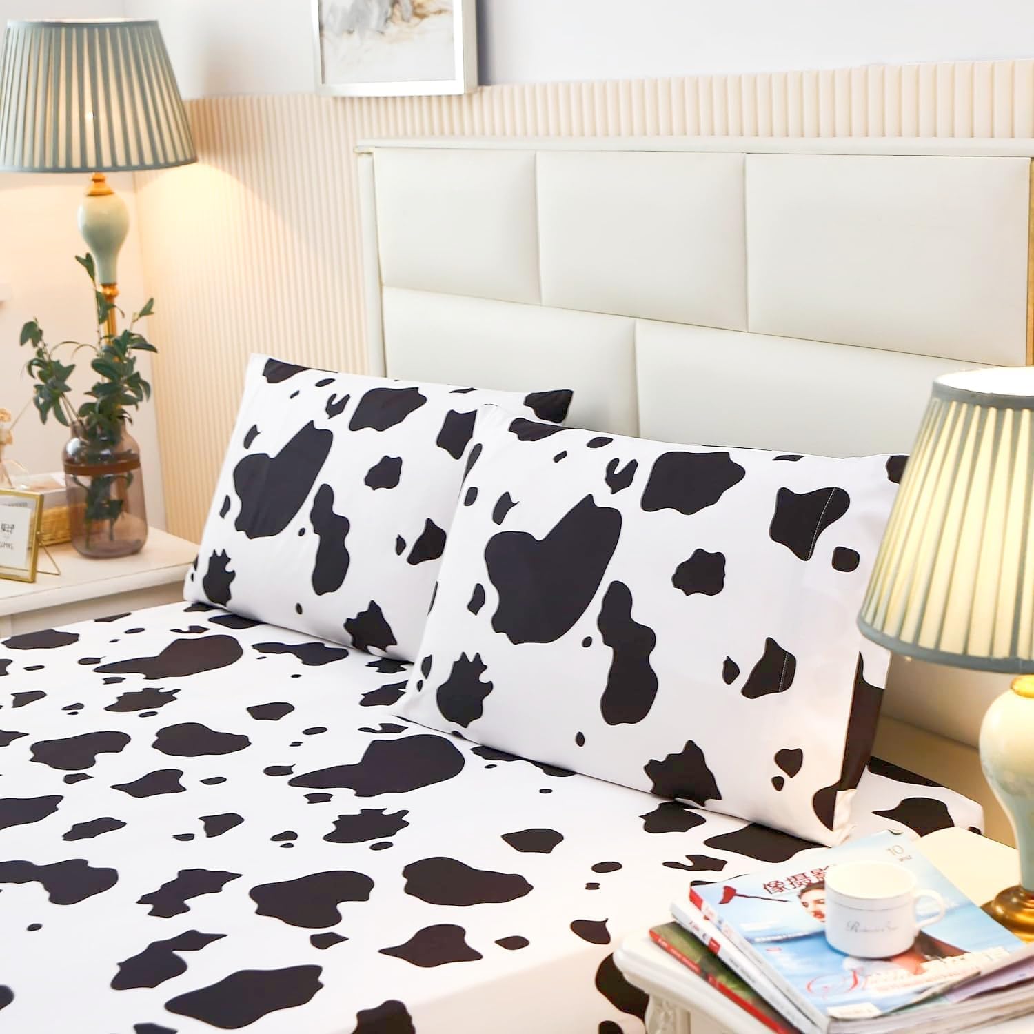 SDY 3PCS Milk Cow Print Stuff Bedding Fitted Sheet Set Queen Size, Cartoon Cow Pattern Fitted Sheet with Deep Pocket and 2 Pillowcases, Cute and Cozy, Kawaii Bed for Kids, Children, Boys, Girls, Teens