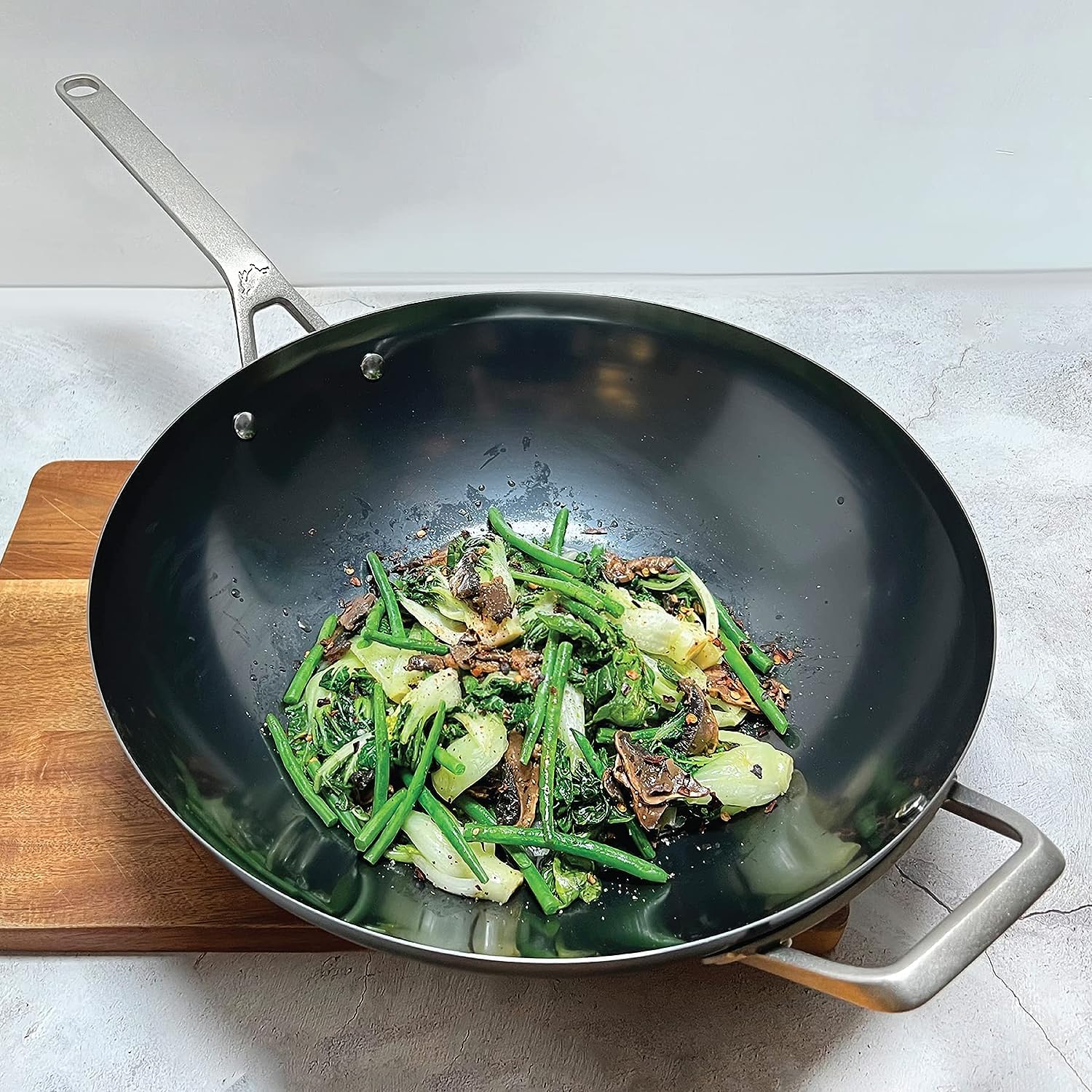 SAVEUR SELECTS NITRI-BLACK Carbon Steel 14-Inch Wok, Induction-ready, Voyage Series