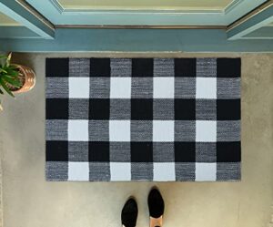 sisosu woven buffalo plaid area rug - carpets for living room, bedroom, dining room, home décor - luxurious handcrafted traditional rug - pet-yarn - modern rugs- 2’ x 3’- black & white