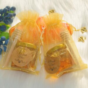 IIKUM 20 Pack 1.5 oz Hexagon Mini Glass Honey Jars with Wooden Dippers, Gold Lids, Bee Pendants, Golden Gift Bags, Thank You Cards, Jutes - Perfect for Baby Shower, Wedding Favors and Party Favors