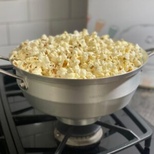 The Grandpopper Popcorn Popper | No-Shake, No-Stir Premium Stovetop Popcorn Maker | Popcorn Pan | Popcorn Pot | Pops Kernels Perfectly Without Burning | Easy Serving